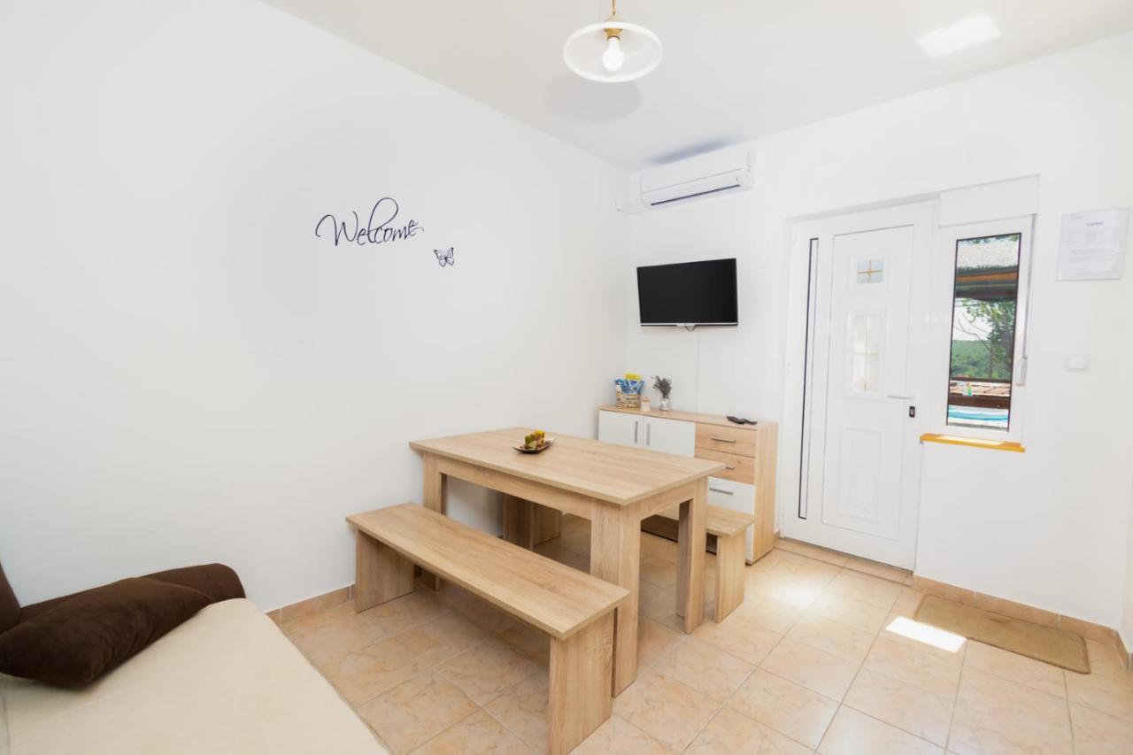 Apartmani Ajp Posedarje Exteriör bild